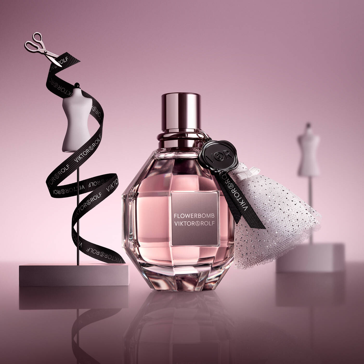 Flowerbomb Eau De Parfum by Viktor & Rolf - Image 2